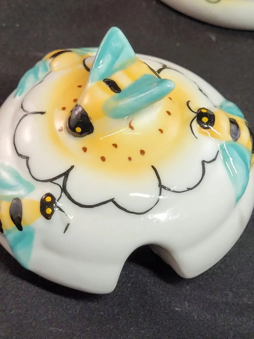Shonfeld's Honeycomb Set + Stirrer, 3D Honey Jar w Flower + Bumblebee Design, 5